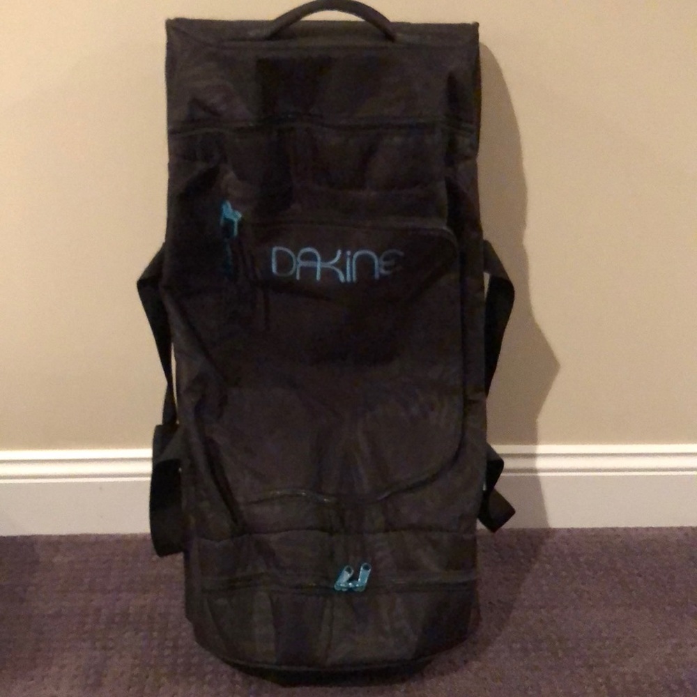 Dakine rolling luggage
